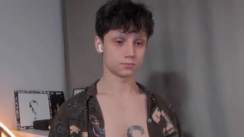 Snapshot of nicky_neal chatting on 12.09.24 Nicky Neal online show from 12.09.24