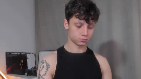 Snapshot of nicky_neal chatting on 12.12.24 Nicky Neal online show from 12.12.24