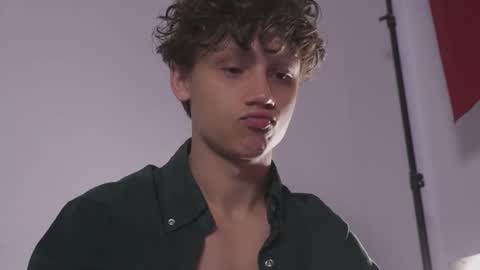 Snapshot of nicky_neal chatting on 09.14.25 Nicky Neal online show from 09.14.25