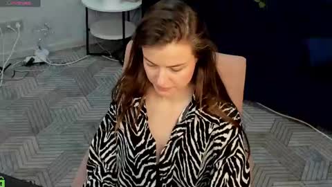 Snapshot of nicky_r0se chatting on 06.17.26 Ameli online show from 06.17.26
