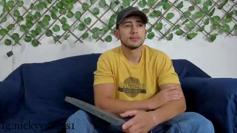 Snapshot of nicky_vance chatting on 03.08.25 nicky online show from 03.08.25