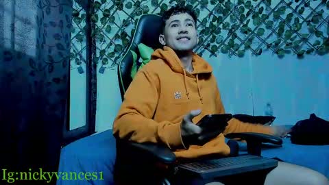 Snapshot of nicky_vance chatting on 09.28.25 nicky online show from 09.28.25