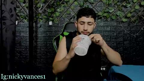 Snapshot of nicky_vance chatting on 10.27.25 nicky online show from 10.27.25