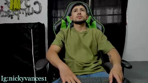 Snapshot of nicky_vance chatting on 11.08.25 nicky online show from 11.08.25