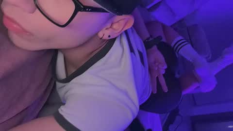 Snapshot of nico_cruz chatting on 12.04.25 nico online show from 12.04.25