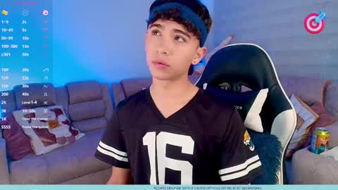 Snapshot of nico_cruz chatting on 12.17.25 nico online show from 12.17.25