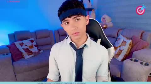 Snapshot of nico_cruz chatting on 12.18.25 nico online show from 12.18.25