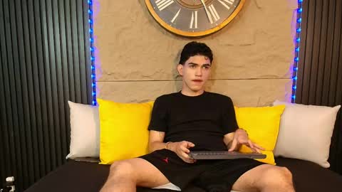 nico_monroet online show from 04.21.26