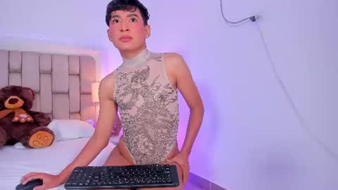 Snapshot of nicocute_ chatting on 06.23.26 NICOLAS online show from 06.23.26
