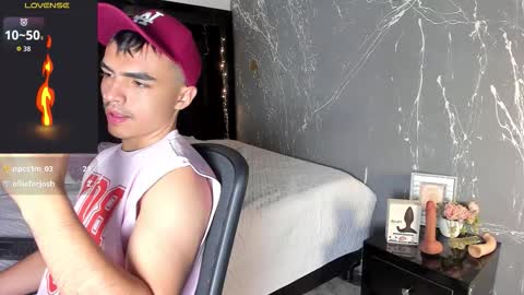 Snapshot of nicokingg_ chatting on 12.04.25 Nico King online show from 12.04.25