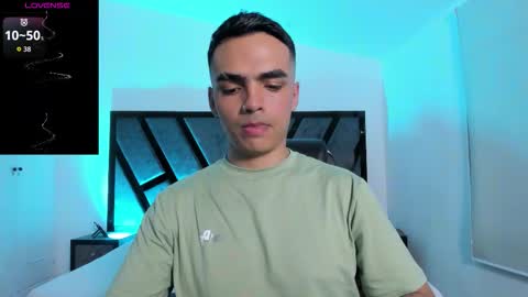 Snapshot of nicokingg_ chatting on 12.16.25 Nico King online show from 12.16.25