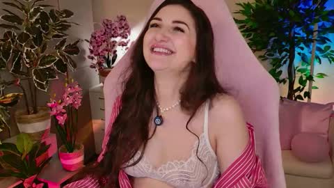 Snapshot of nicol_angel888 chatting on 10.28.25 Nicole Online at about after 1000 6 UK time or 900 - 500 UK time it approximate time interval online show from 10.28.25