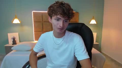 nicolasferrer18 online show from 10.29.25