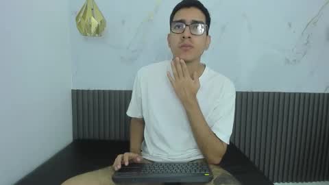 nicolasfine online show from 01.10.26