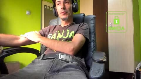 L. Nicolas online show from 11.14.25