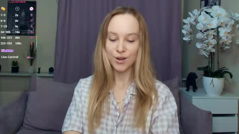 Nicoletta online show from 03.15.26