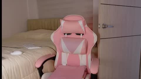 Nicol  online show from 02.05.26