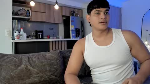 Snapshot of nicole_and_thiago1 chatting on 01.08.26 nicole_and_thiago1 online show from 01.08.26