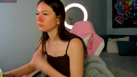 Snapshot of nicole_charm chatting on 06.09.26 GMT7TueWedThSu 0300am-0900am. Sa 1000am-0400pm online show from 06.09.26