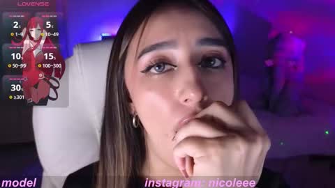 Snapshot of nicole_edwards chatting on 09.24.25 Nicole online show from 09.24.25