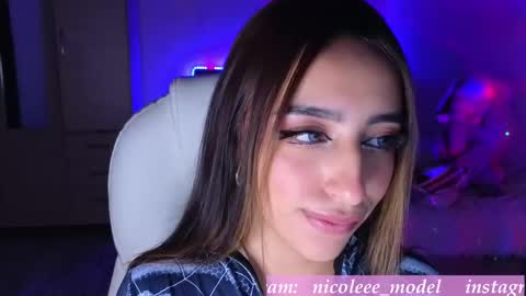 Snapshot of nicole_edwards chatting on 11.05.25 Nicole online show from 11.05.25