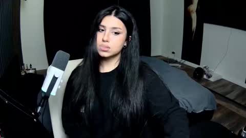 My name is Nicole. I m completely new here online show from 03.01.26