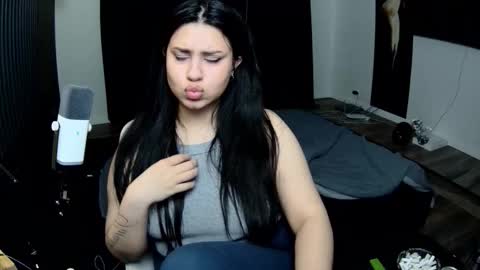 My name is Nicole. I m completely new here online show from 03.03.26