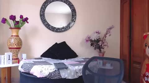 Nicole Santana online show from 02.24.26