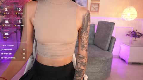 Nicole Crawft online show from 11.10.25