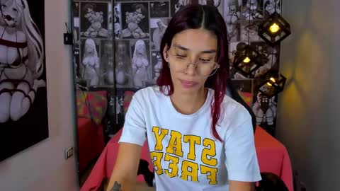 Snapshot of nicolee_angels chatting on 01.25.25 N i c o l e online show from 01.25.25