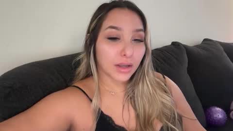 Snapshot of nicolelovesyou444 chatting on 10.21.25 nicolelovesyou444 online show from 10.21.25
