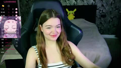 Snapshot of nicolemeew chatting on 04.11.26 NicoleMeew online show from 04.11.26