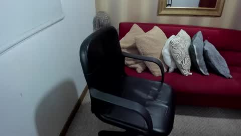 Nicolettcolin  online show from 06.17.26