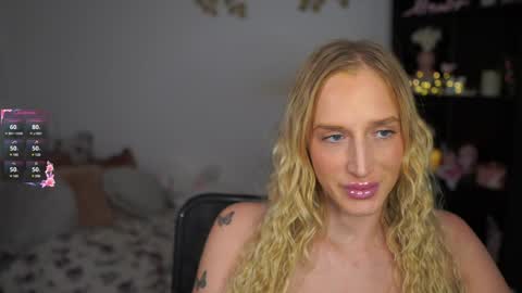 Snapshot of nicolette__shea_ chatting on 12.12.24 nicolette__shea_ online show from 12.12.24
