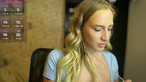 Snapshot of nicolette__shea_ chatting on 10.19.25 nicolette__shea_ online show from 10.19.25