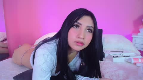 Snapshot of nicolette_ks chatting on 01.11.25 Nicol online show from 01.11.25