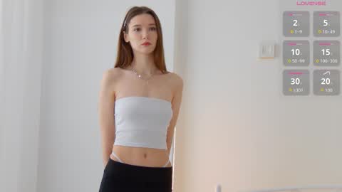 Snapshot of nicolettebean chatting on 11.19.25 Nicol online show from 11.19.25