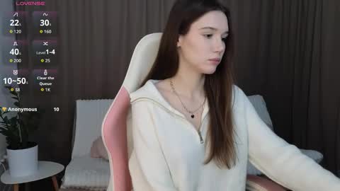 Snapshot of nicolettebean chatting on 11.24.25 Nicol online show from 11.24.25