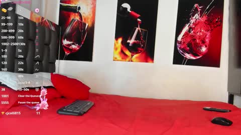 nicolle_hanks1 online show from 10.23.25