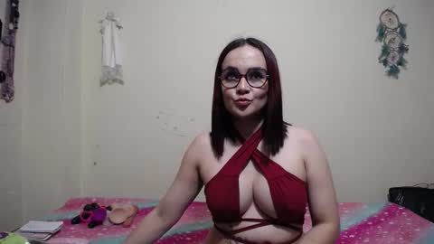 Snapshot of nicolle_sky chatting on 03.05.25 nicolle_sky online show from 03.05.25