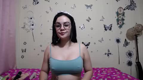 Snapshot of nicolle_sky chatting on 06.09.26 nicolle_sky online show from 06.09.26