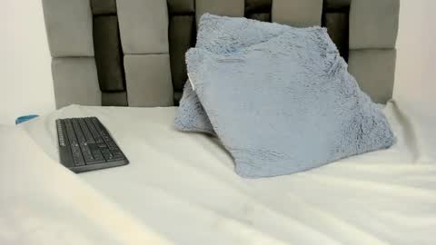 Snapshot of nicolle_smithh_ chatting on 05.11.26 nicolle_smithh_ online show from 05.11.26