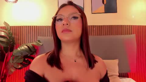 NICOLLE EVANS online show from 07.02.26