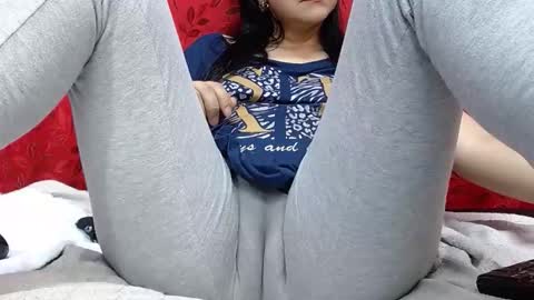 NICOLLE online show from 10.20.25