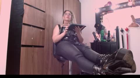 Snapshot of nicolmiss chatting on 05.15.26 nicolmiss online show from 05.15.26