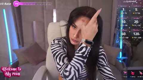 Nicole online show from 11.10.25