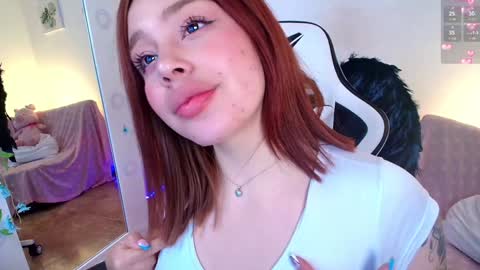 Snapshot of nicolthompsonn chatting on 12.24.24 Nicol online show from 12.24.24