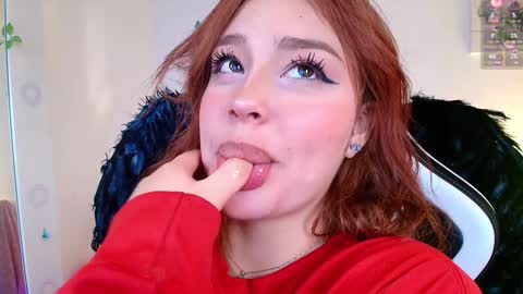 Snapshot of nicolthompsonn chatting on 01.06.25 Nicol online show from 01.06.25