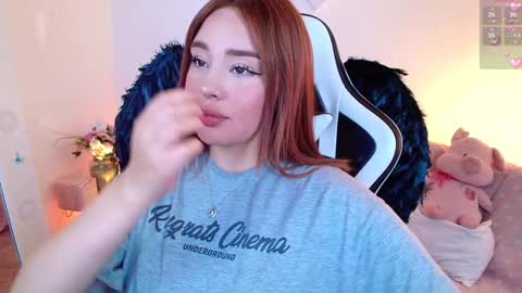 Snapshot of nicolthompsonn chatting on 02.07.25 Nicol online show from 02.07.25