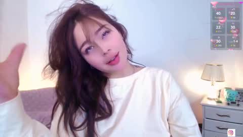 Snapshot of nicolthompsonn chatting on 10.30.25 Nicol online show from 10.30.25